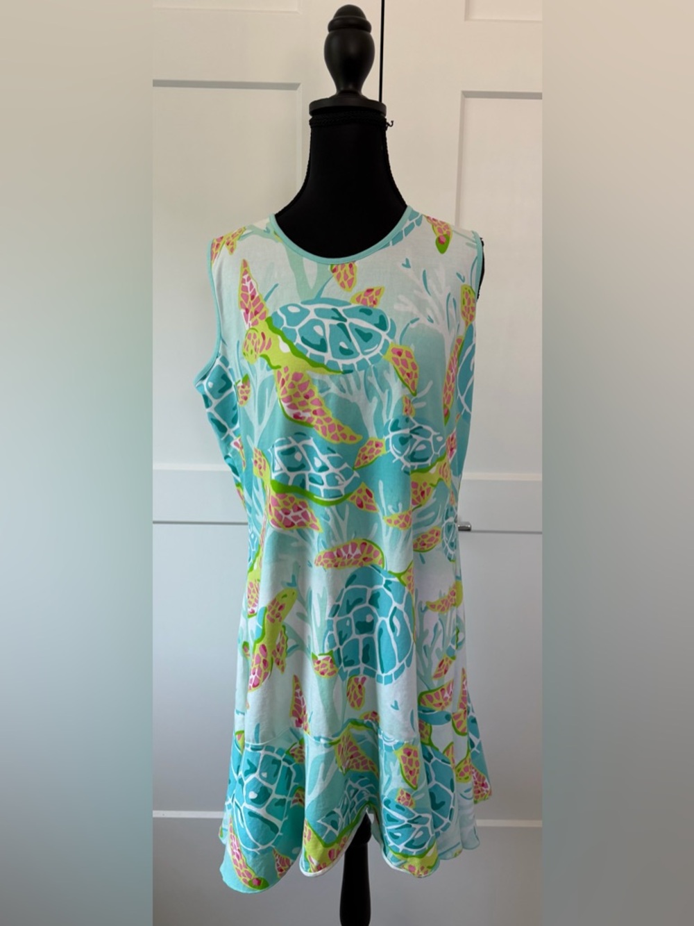 EUC AnaClare Sleeveless‎ Sea Turtle Print Shift Dress in Aqua & Lime, Large - Picture 2 of 9
